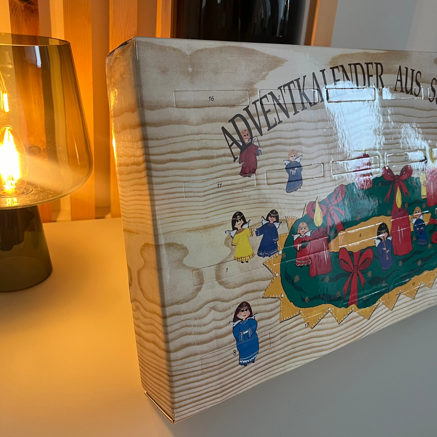 Südtiroler Adventskalender aus Holz – 24 bedruckte Tannen-Holzscheiben für natürliche Weihnachtsdekoration